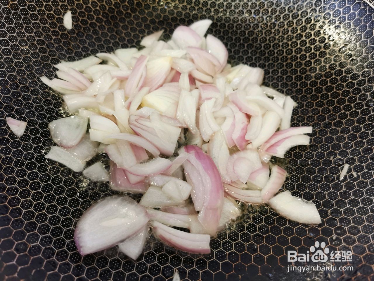 辣白菜炒年糕的做法
