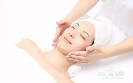 皮肤干燥脱皮怎么办