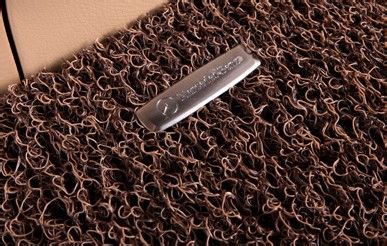 一闻、二看、三试，远离劣质汽车脚垫