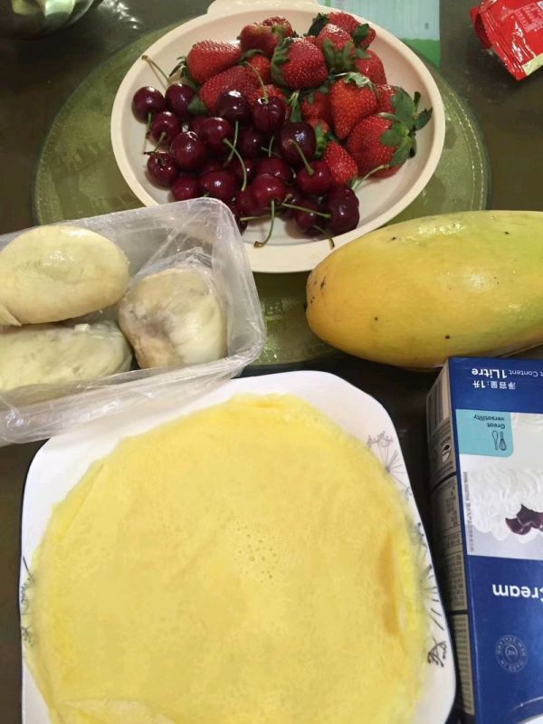 草莓芒果千层蛋糕