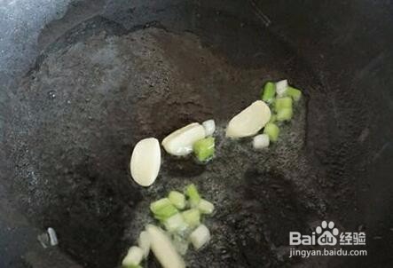 简单易学的葱香口蘑的家常做法