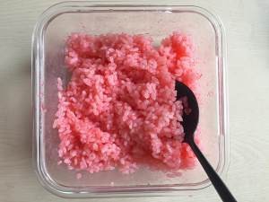 食补佳品草莓饭团的做法