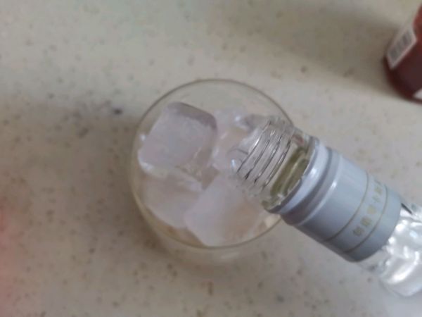 荔枝草莓柠檬冰饮