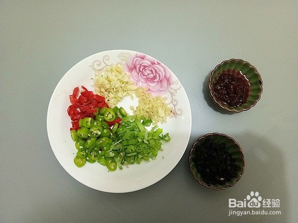 香辣金钱蛋的家庭制作方法