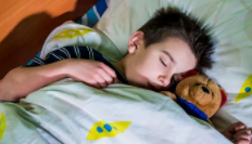 孩子睡觉怕黑怎么办