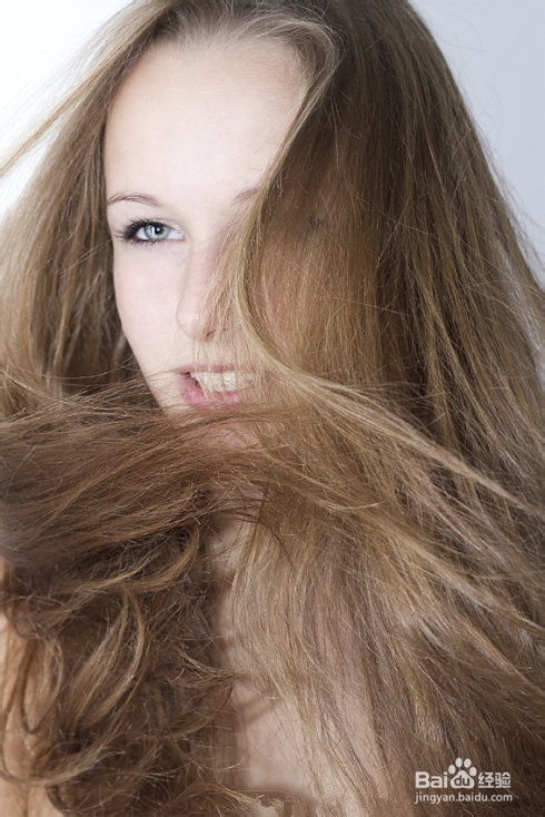 每天掉发40-100根属正常 脱发速度加快或因缺铁