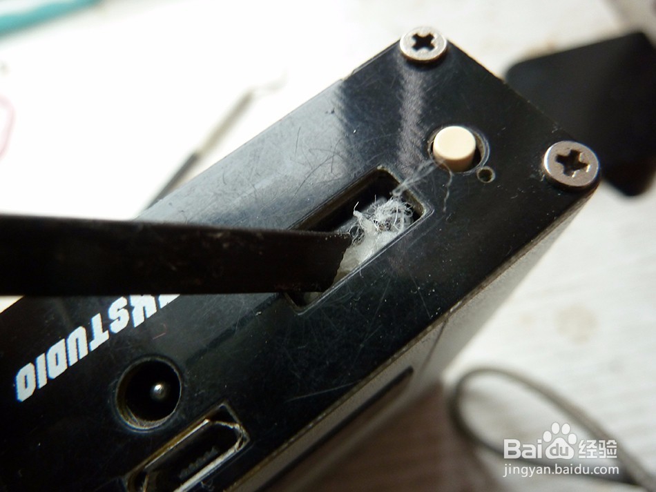 充电器USB口最佳清洁方法