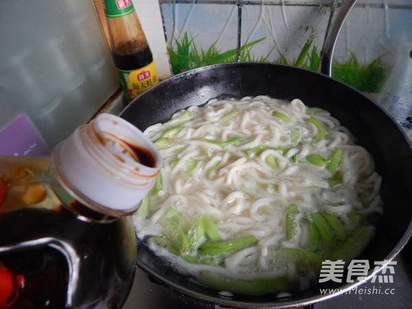 丝瓜鸡蛋乌东面