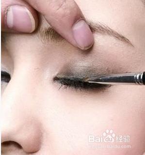 眼线新画法 能让眼睛放大2倍