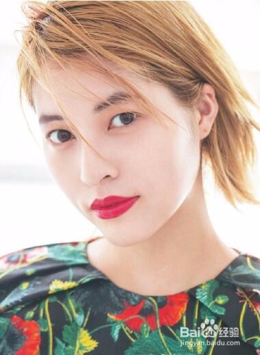 收起你的“放飞自我”好好化个妆，你也是女神