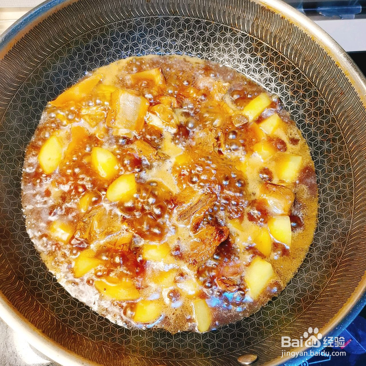 酱香土豆炖排骨的做法