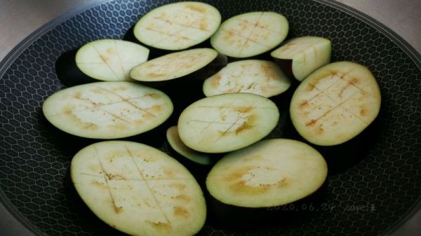 酒酱蒜香焖茄子