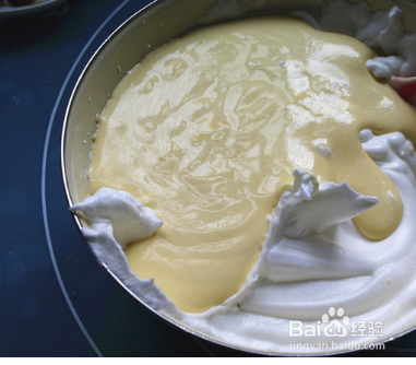 环形蔓越莓纸杯戚风