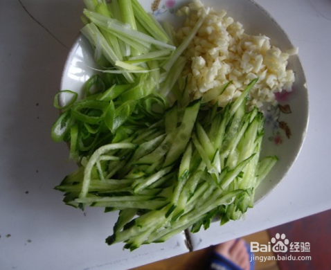 肉沫炸酱面的做法