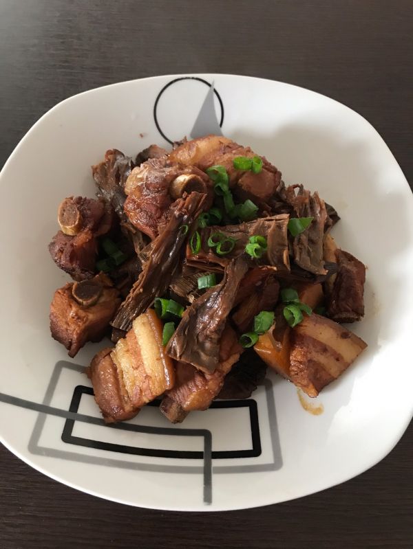 排骨五花肉闷笋干