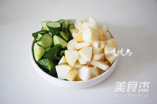 雪梨黄瓜汁的做法
