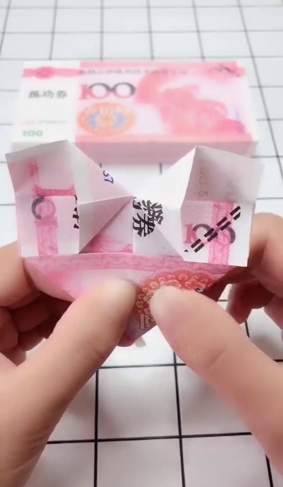 手工折纸爱心怎么做？