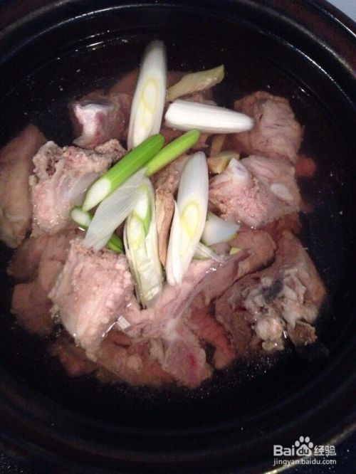 春季养生汤煲汤食谱4：山药玉米排骨汤