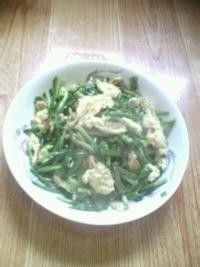家常饭菜随意做——鸡蛋炒蒜苗