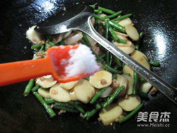 肉末带豆炒年糕