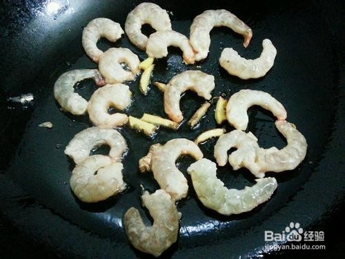 芦笋炒虾仁的做法