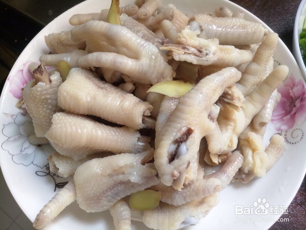 如何做好吃的酸辣鸡脚