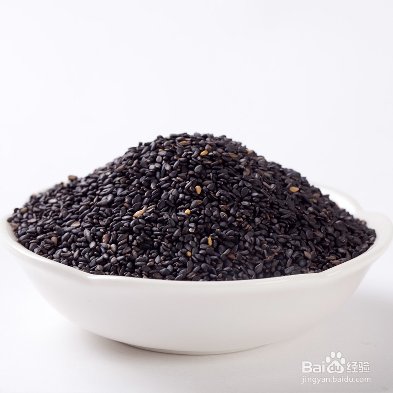 平时梳头发的时候掉发比较多，吃些什么好？