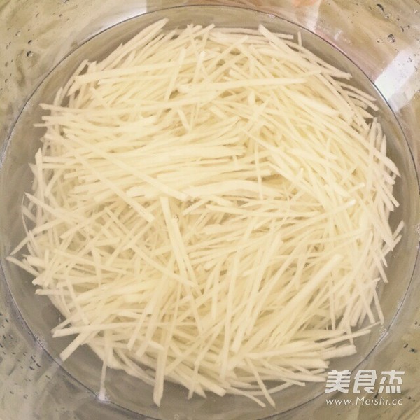 醋溜土豆丝的做法