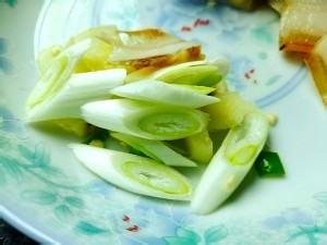 健康养生佳品青椒炒腊肉的做法