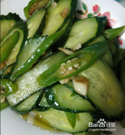 家常青椒炒黄瓜