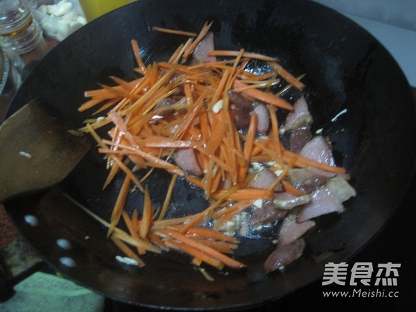 腊味炒紫薯馒头