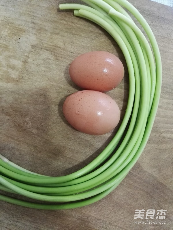 蒜苔炒鸡蛋的做法