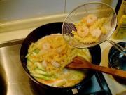 怎样自制宵夜绿酱虾球螺丝面