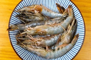 可乐鲜虾的制作