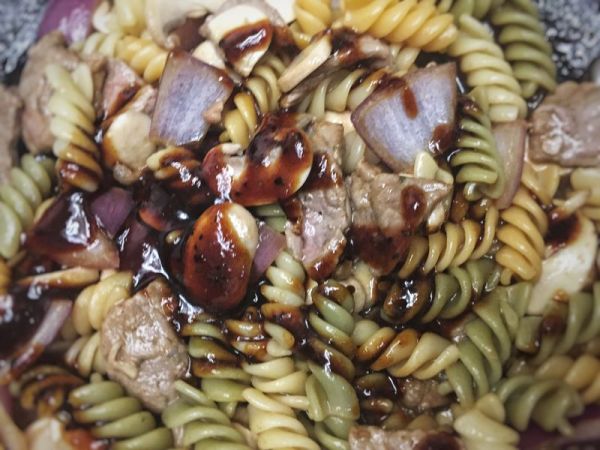 芝士焗黑椒牛肉意面