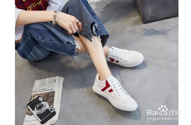 各种不同风格的衣服，如何搭配小白鞋？