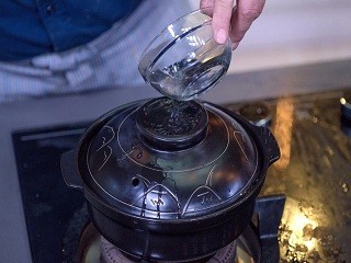 蟹黄豆腐煲怎么做？