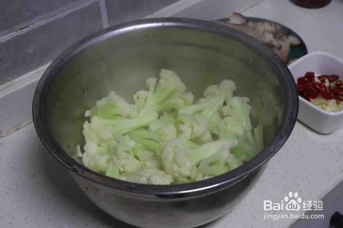 花菜炒腊肉的做法