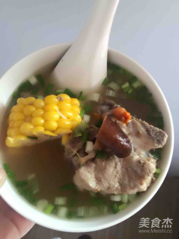 玉米排骨汤的做法