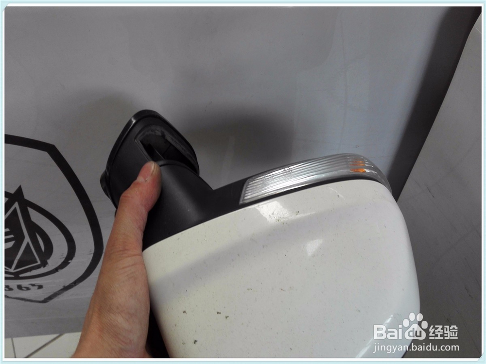 名爵3系的后视镜怎么拆卸