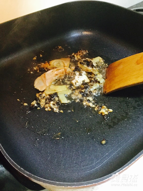 咸鱼焖茄子的做法