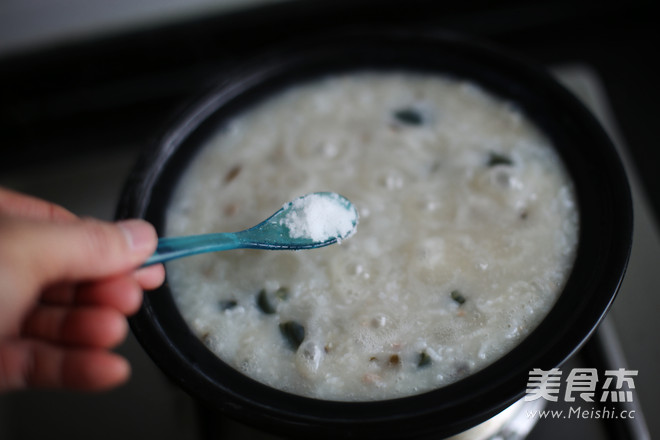 皮蛋瘦肉粥的做法