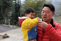 10个月小孩子,该怎么让她建立安全感啦