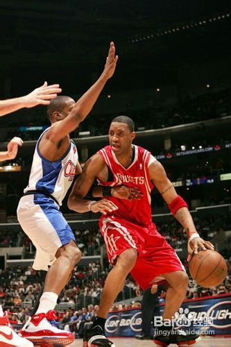 篮球怎么练习左手运球