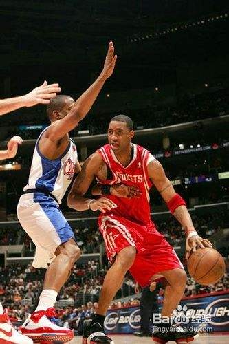 篮球怎么练习左手运球 百度经验