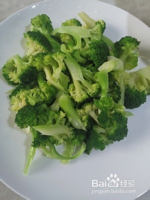 食补养生有点好看的清炒西兰花的做法