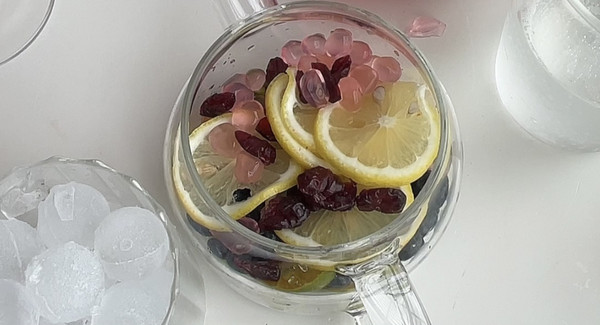 雪碧青桔蔓越莓饮