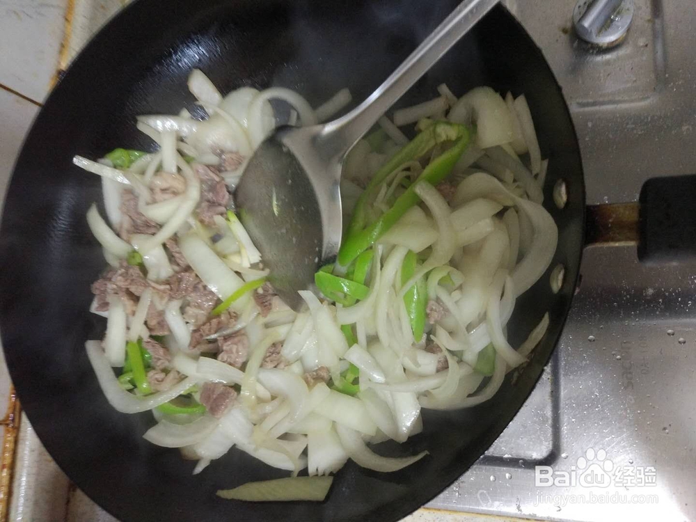 如何做洋葱炒牛肉