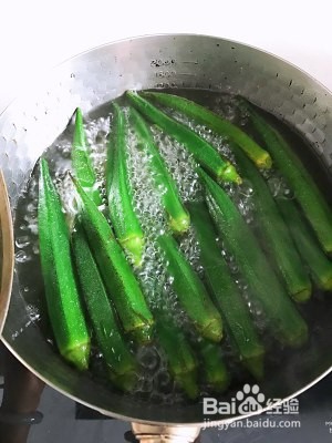 凉拌秋葵这么做