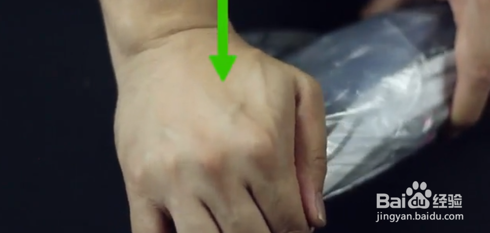 如何去除鞋底上的口香糖